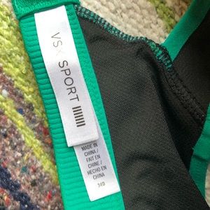 Victoria's Secret Intimates & Sleepwear - VSX Sport Bra 34D - Like new! Victoria's Secret Intimates & Sleepwear - VSX Sport Bra 34D - Like new!